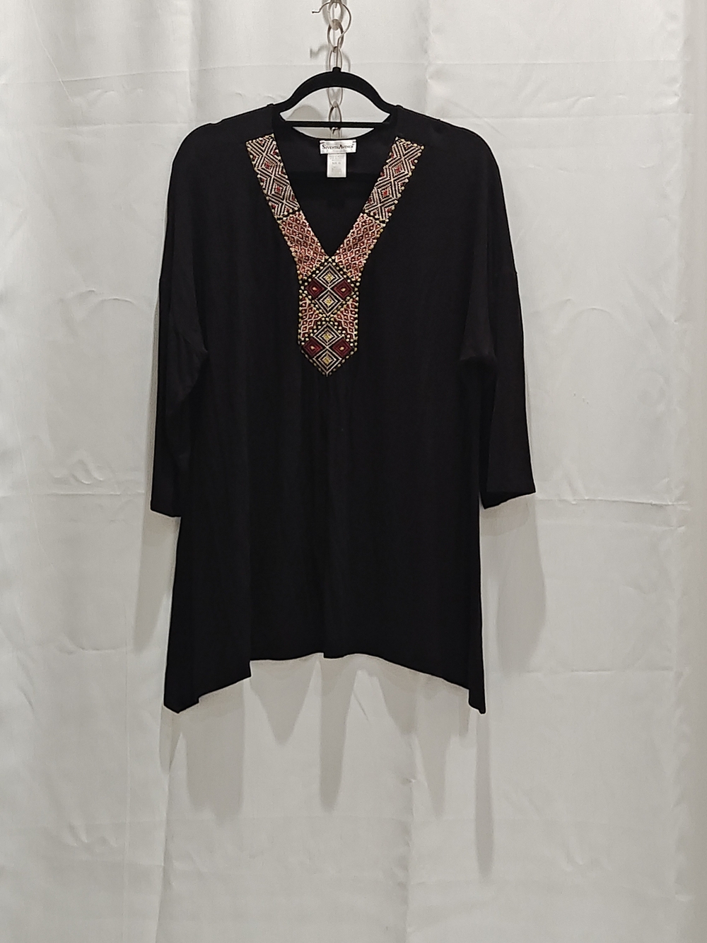 Women's XL Shirt Tunic Top Black Beautiful Tribal Embroidered V-Neck
